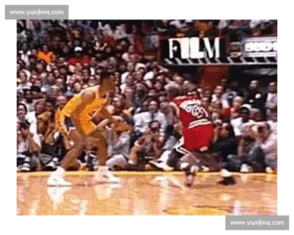 篮球急停变向：这个进攻动作竟致骨折！